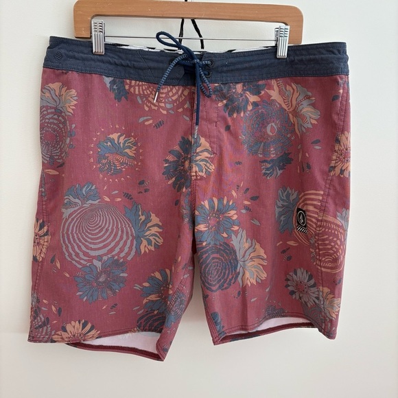 Volcom Stoneys Board Shorts - Picture 1 of 7